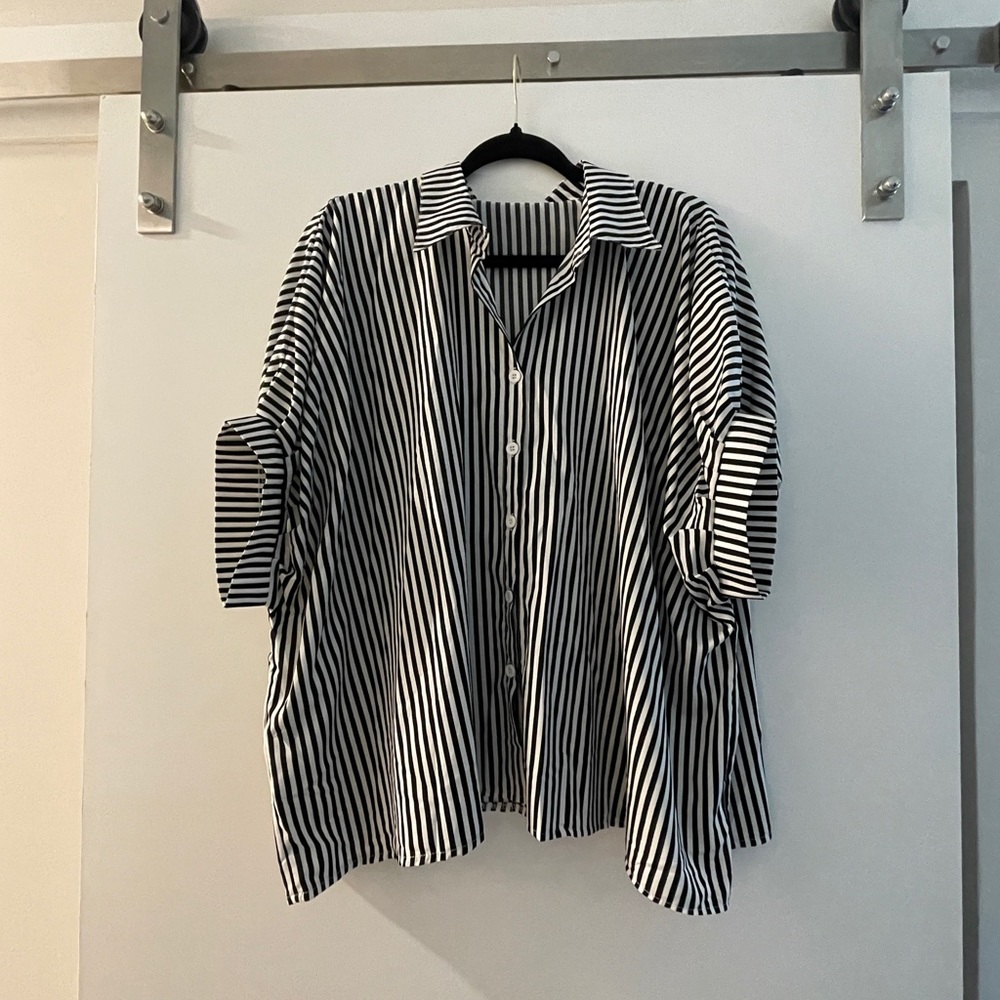 Loose fitting blouse